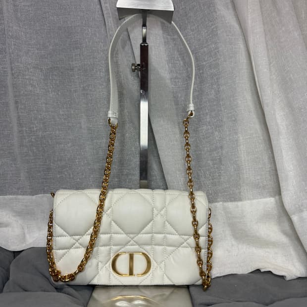 디올 카로 매크로까나쥬 미니 백 라떼 컬러