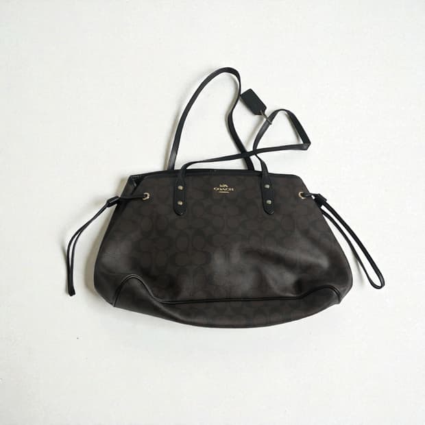 코치 시그니처 숄더백