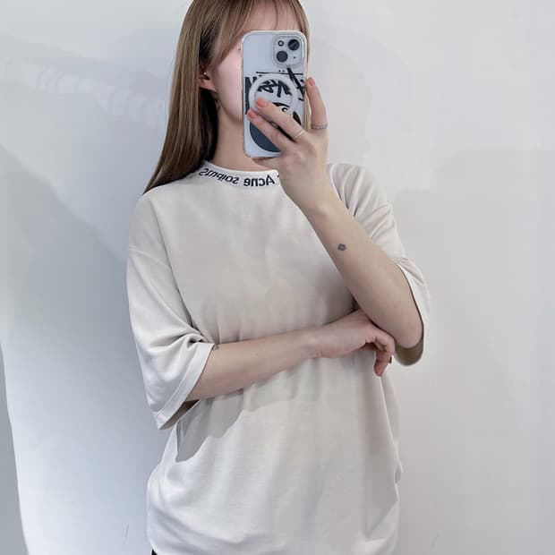 아크네스튜디오 꼬르소꼬모 넥로고 반팔