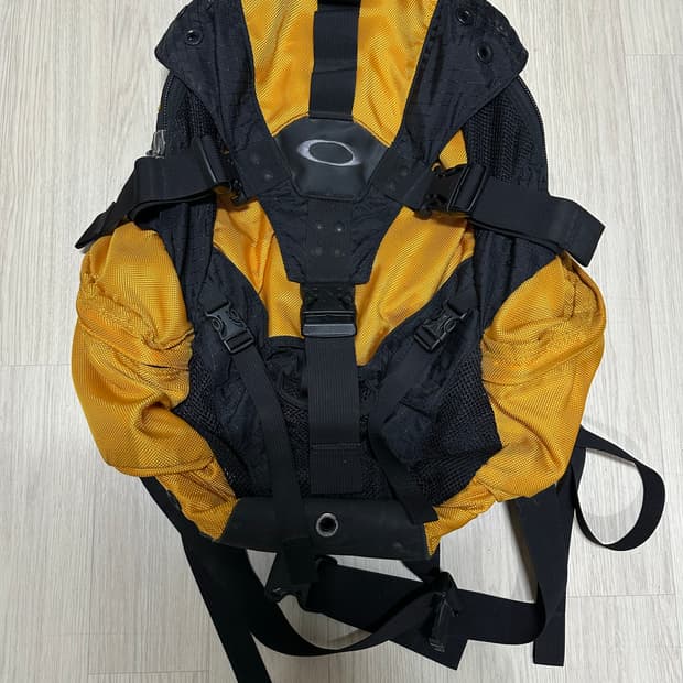 오클리 아카이브 아이콘 2.0 백팩 