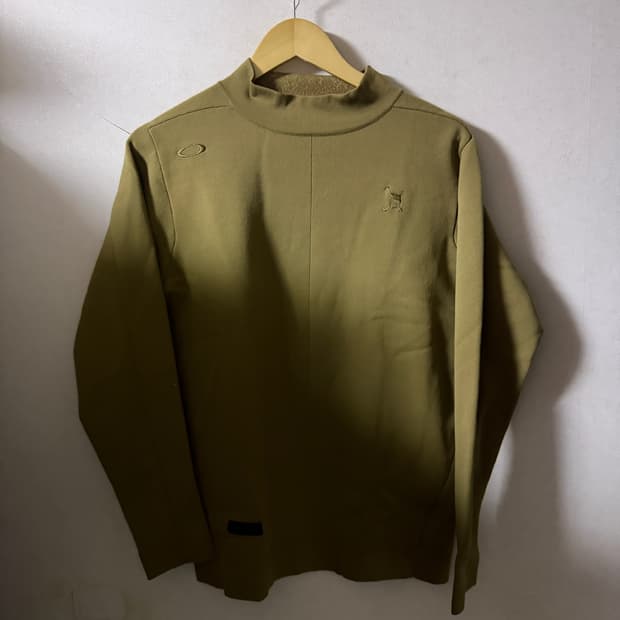 오클리 남성 터틀넥 기모 맨투맨 L (남성 105정도)