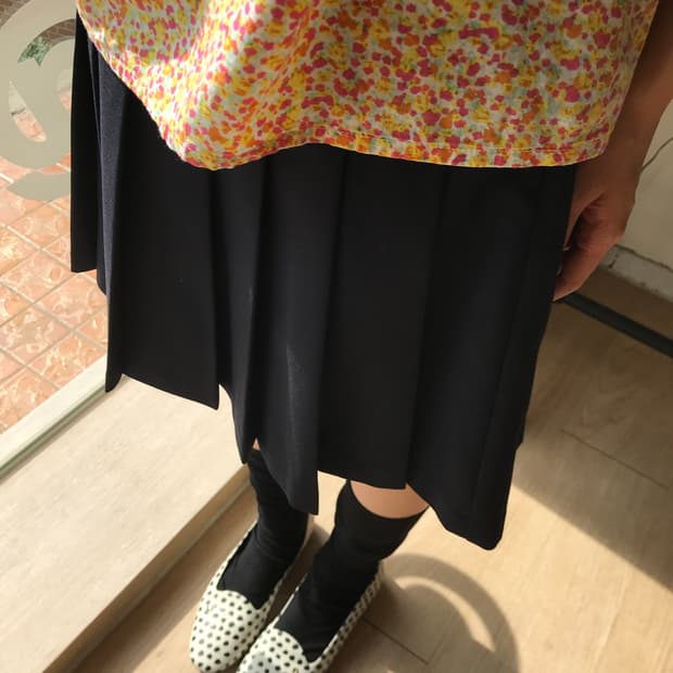 vintage black pleats skirt