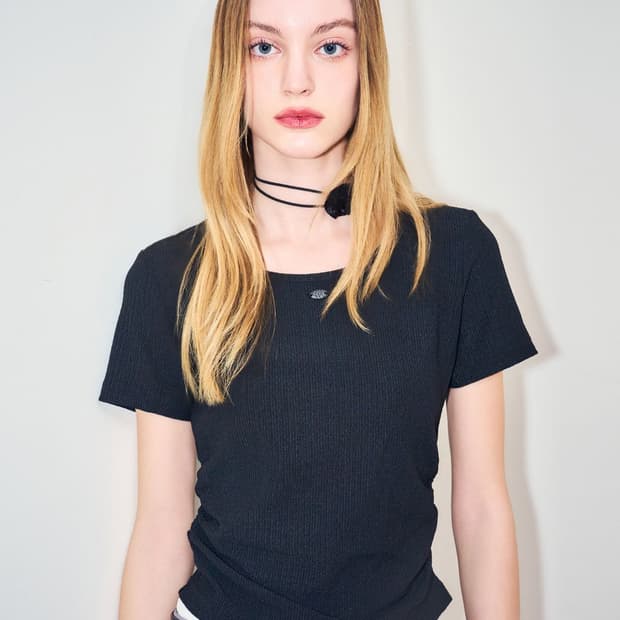 제너럴아이디어 U넥 라운드 스퀘어넥 바인딩 셔링 반팔티 블랙