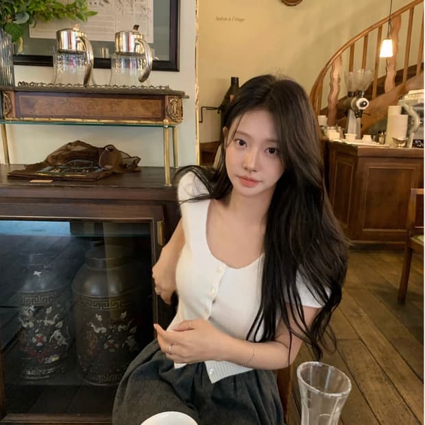 리즈 리아라쿤니트가디건아이보리새상품 보헤미안서울더티스낫유어로즈쓰리타임즈