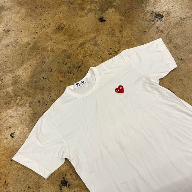꼼데가르송 화이트 반팔티셔츠
