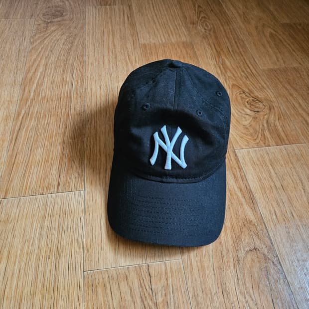 모마 뉴에라 양키스 블랙 
