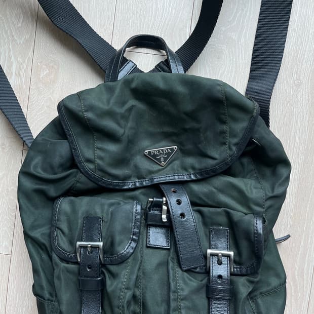 정품 프라다 나일론 백팩 그린 