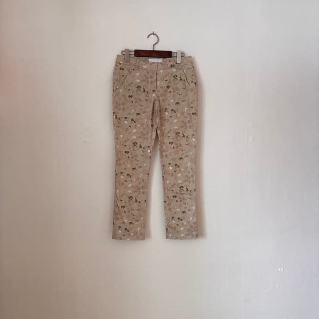 질스튜어트 캐주얼 팬츠 S 26 패턴 스판 슬림 실루엣 바지