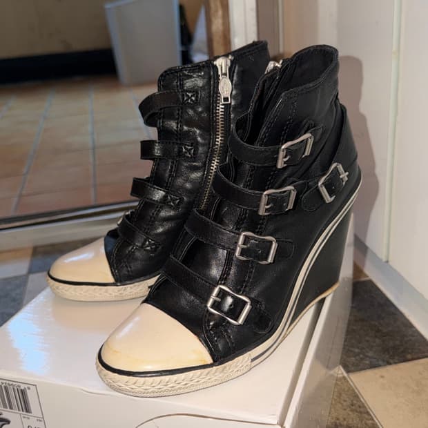 38) Ash 벨트 웨지힐 스니커즈