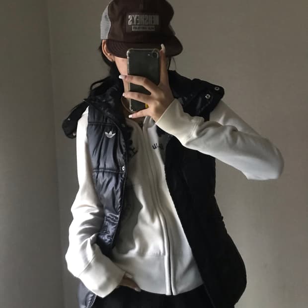 아디다스 블랙 패딩조끼