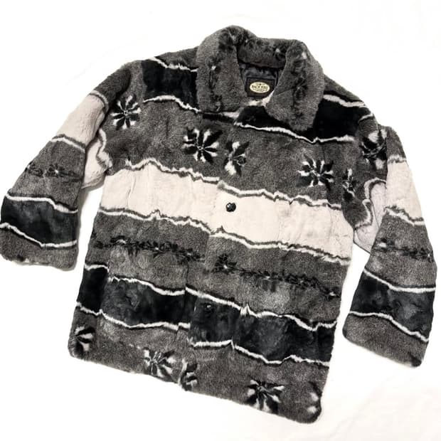 Back Fire - 패턴 퍼 코트