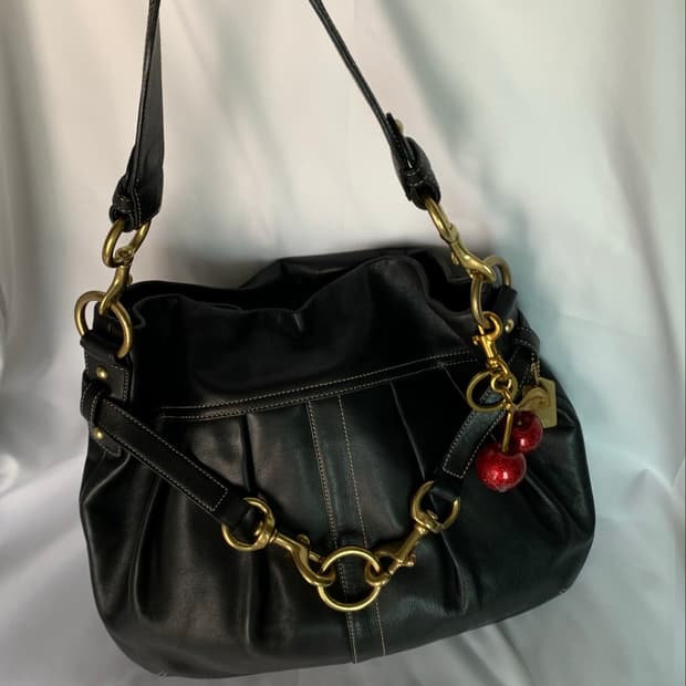 S급 희귀 🖤 Coach 올블랙 체인 숄더백
