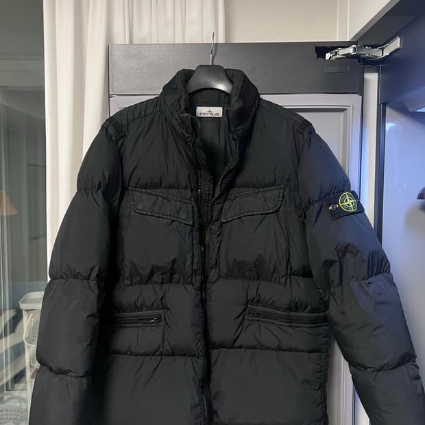 스톤아일랜드 22FW 크링클랩스 논후드 패딩 블랙 L