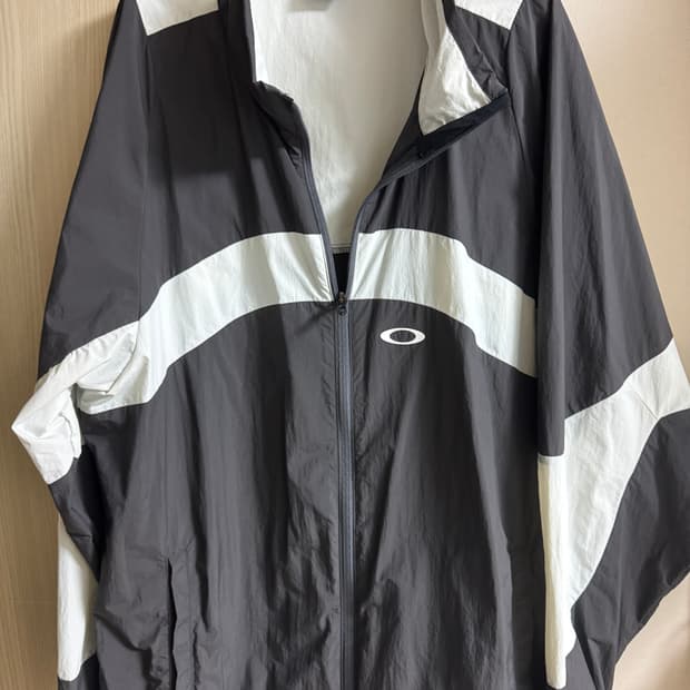 오클리 바람막이 자켓(L사이즈)