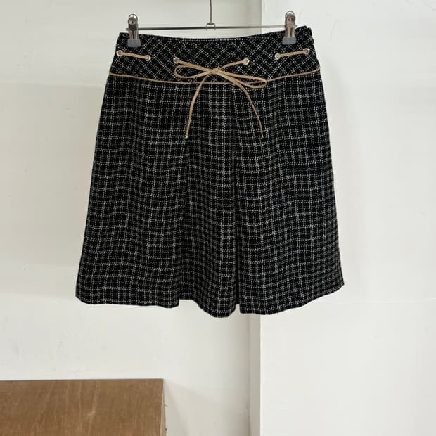 꾸레쥬 텍스처 니트 미니 스커트