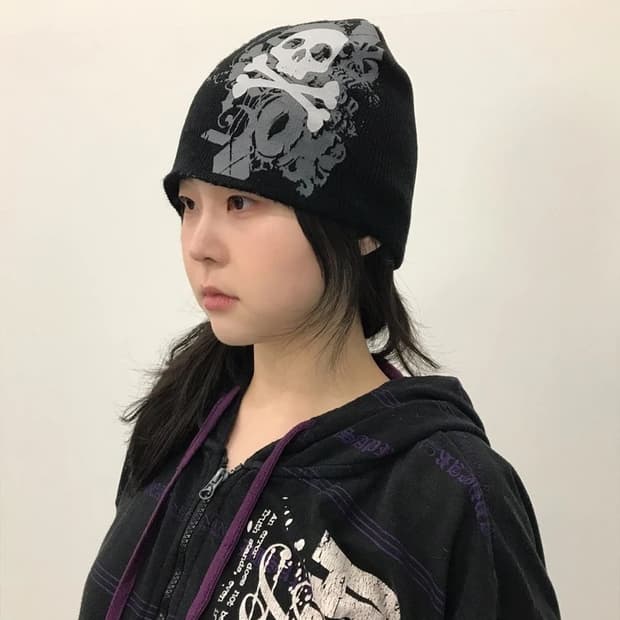 Y2K Skull Graphic Black Knit Beanie