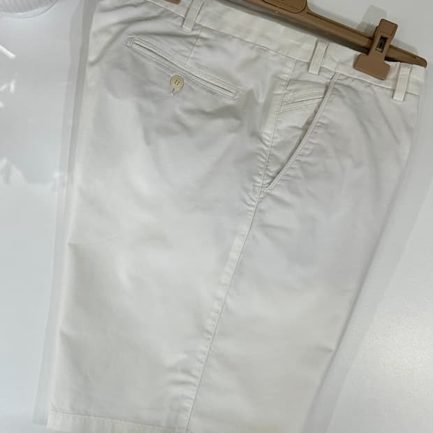 로로피아나 아이보리 버뮤다 팬츠 화이트 반바지 쇼츠