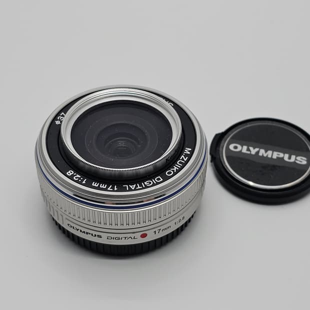 올림푸스 M.ZUIKO DIGITAL 17mm 1:2.8 렌즈