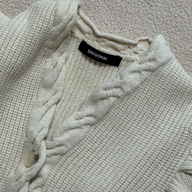 DIAGONAL 케이블 니트 가디건 아이보리