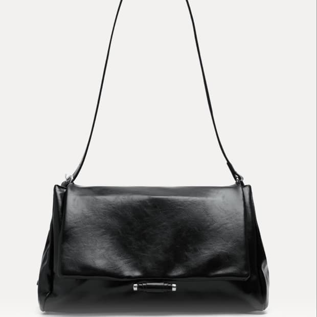 미쏘 플랩 숄더백 블랙