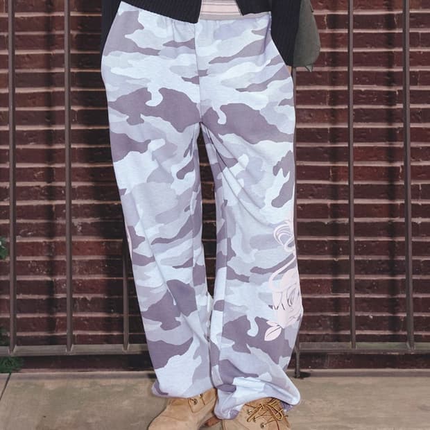 NYXX 엠블럼 프린팅 카모 조거팬츠