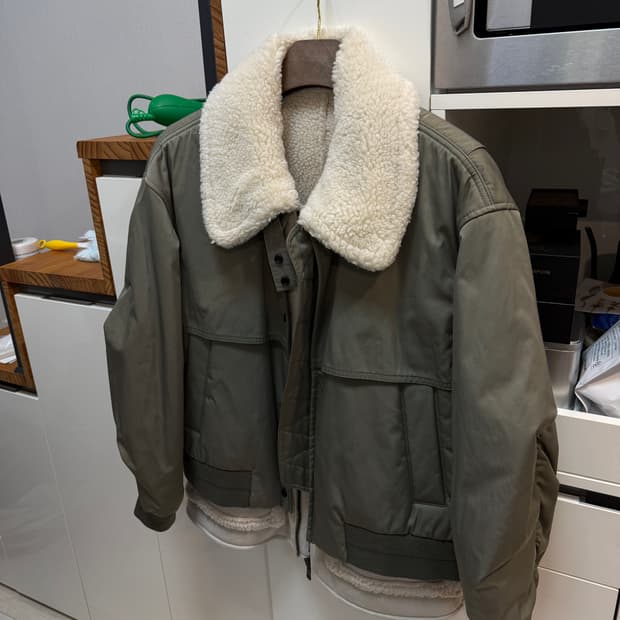 시스템옴므 퍼블록 레이어드 무스탕 카키 판매합니다 !