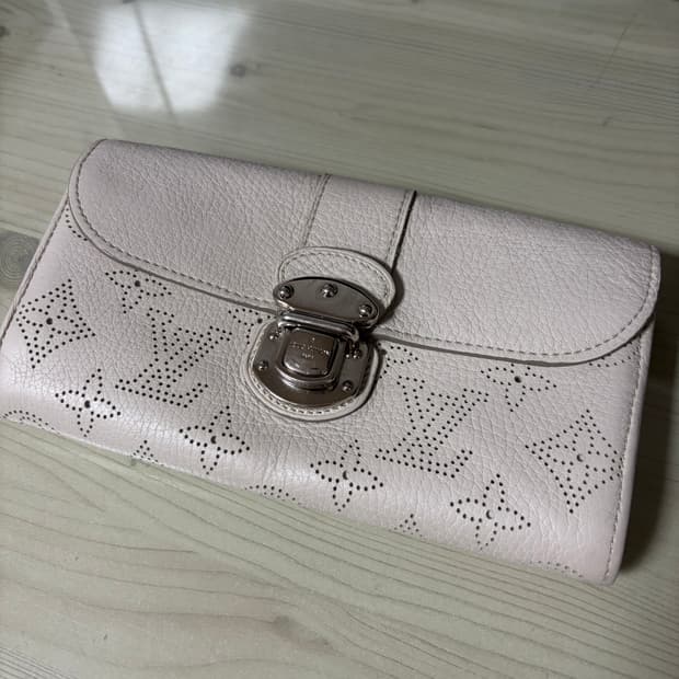 루이비통 마히나 장지갑