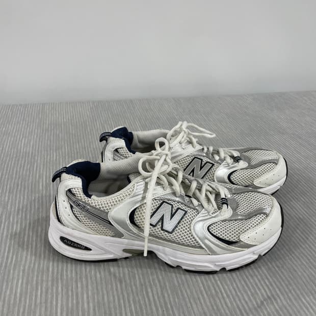 1048) 뉴발란스 530 화이트 실버 260mm