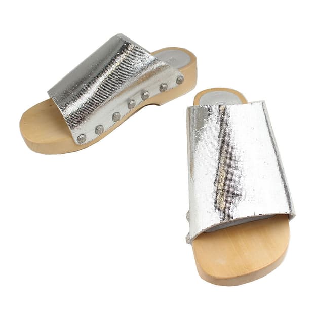 오프닝세레모니 메탈릭실버 바디 우드굽 슬리퍼 37