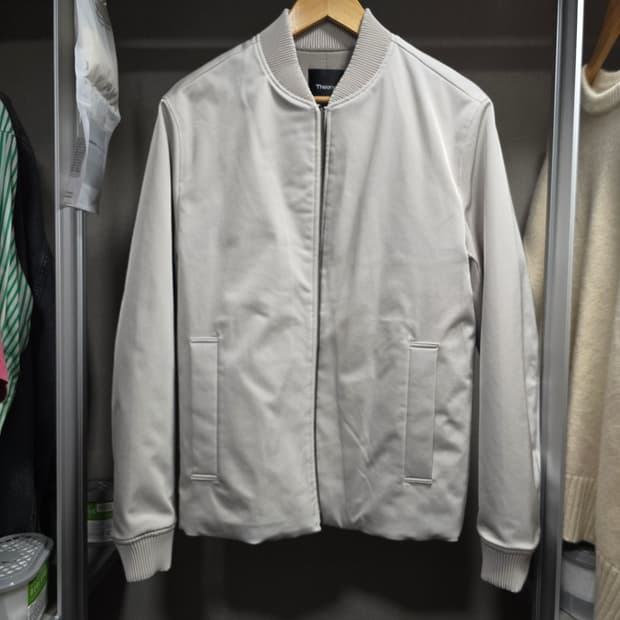 [새제품]띠어리 봄버자켓 아이보리 M