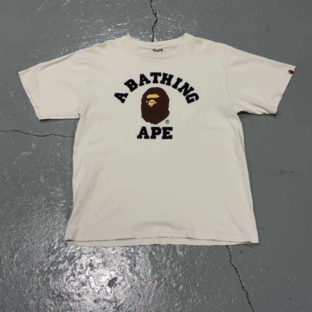 베이프(bape) 화이트 반팔 티셔츠 싱글 스티치