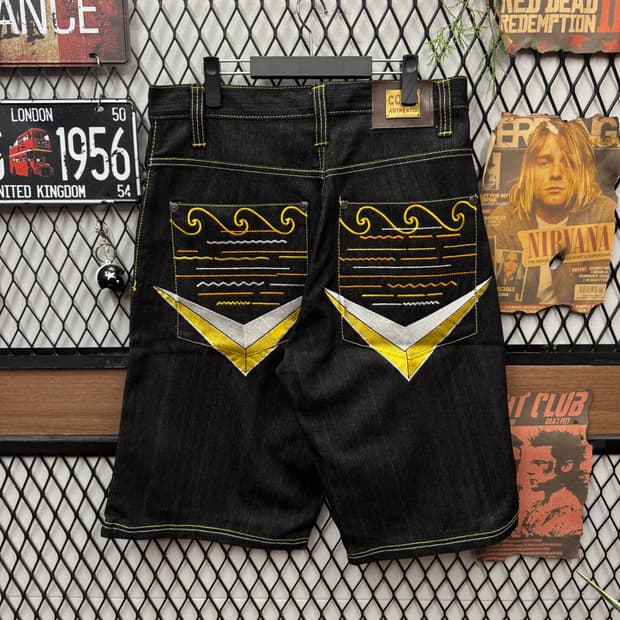 00s 쿠지 데드스탁 데님 반바지 전후면 자수 포인트 흑청