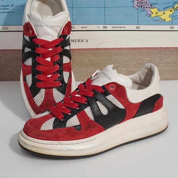 알렉산더맥퀸 희귀컬러 오버솔 스니커즈