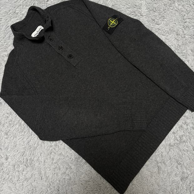 [새상품급] 스톤아일랜드 니트 반집업