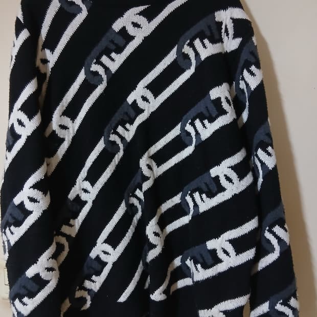 펜디 블랙 체인 패턴 니트