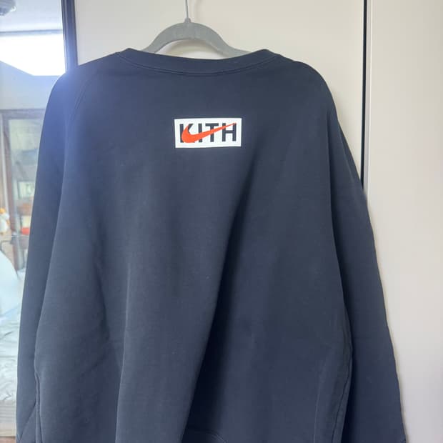 KITH x Nike 맨투맨 블랙