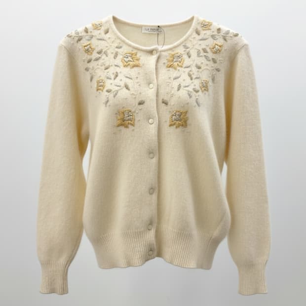 La Reine 울100 플라워 자수 진주 가디건 1791