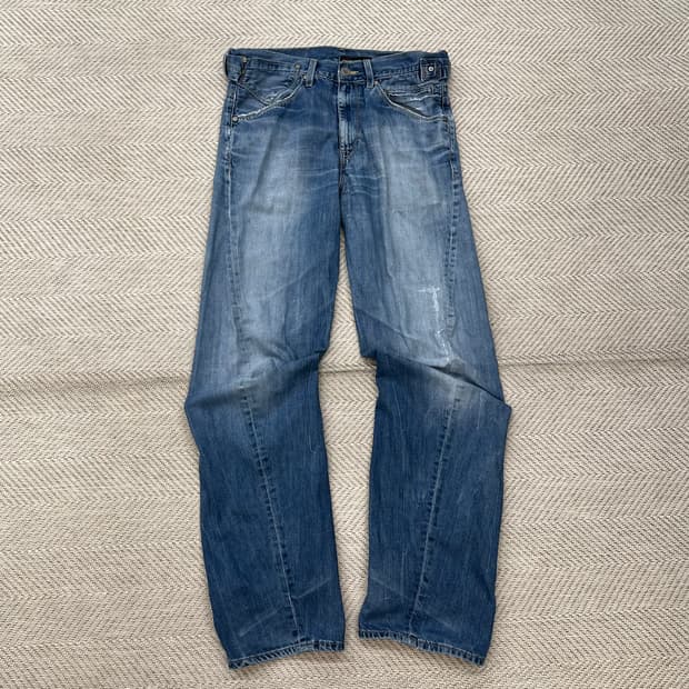 리바이스 엔지니어드 데님팬츠 r2299