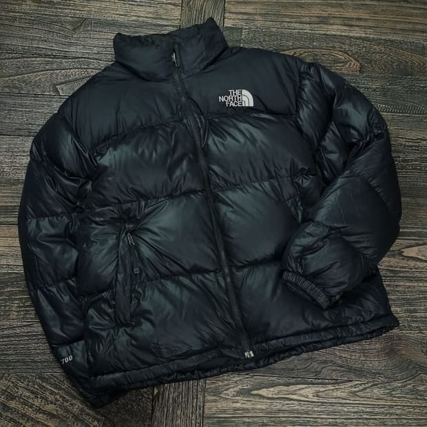 [노스페이스] 700 눕시 구스다운 푸퍼 다운 숏 패딩 블랙 M16876
