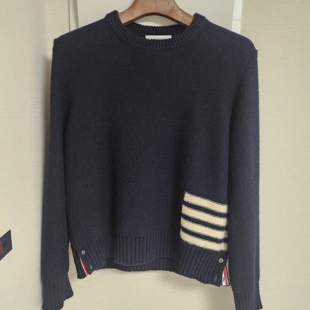 톰브라운 도네갈 모헤어 크롭 사선 니트 네이비 4 (택포함)