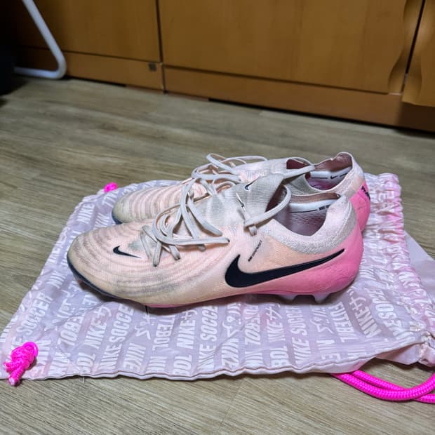 나이키 팬텀 gx2엘리트 축구화 285mm