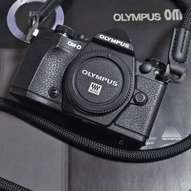 올림푸스 OM-D E-M5 Mark II 급처합니다.