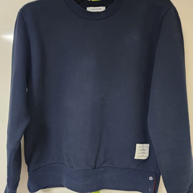 톰브라운 네이비 맨투맨 티셔츠 3사이즈 100사이즈