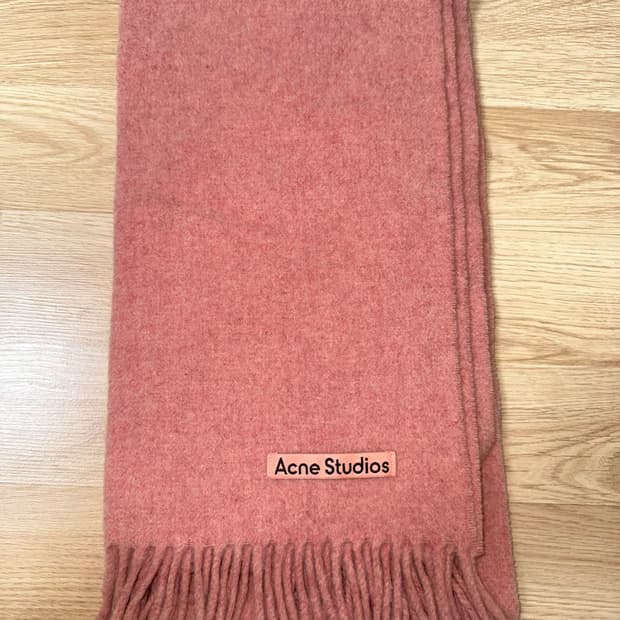 아크네스튜디오 목도리 머플러