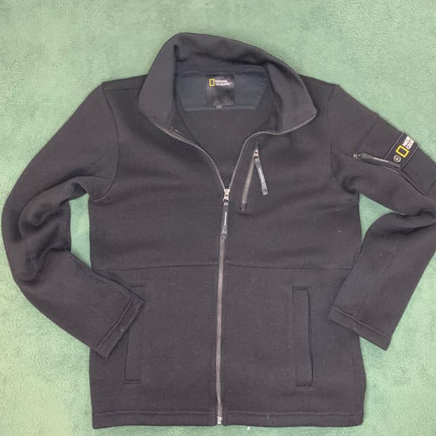 내셔널지오그래픽 블랙 니트 집업 자켓