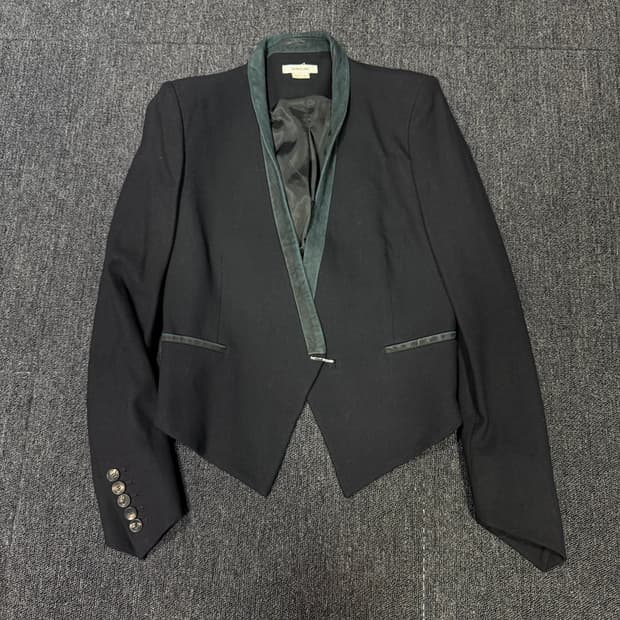 헬무트랭 비대칭 숏 디테일 블레이져 자켓