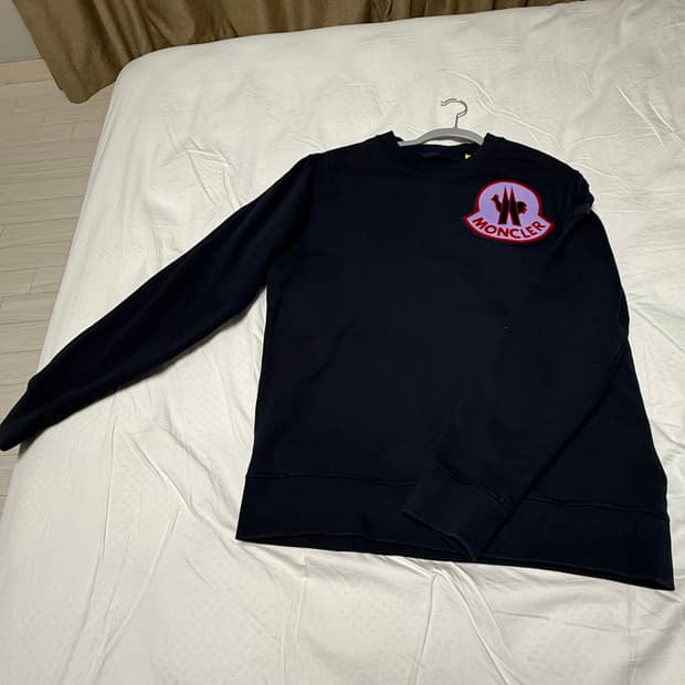 몽클레어 맨투맨