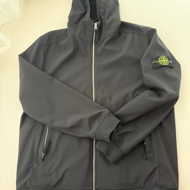 스톤아일랜드 라이트 소프트쉘 2XL