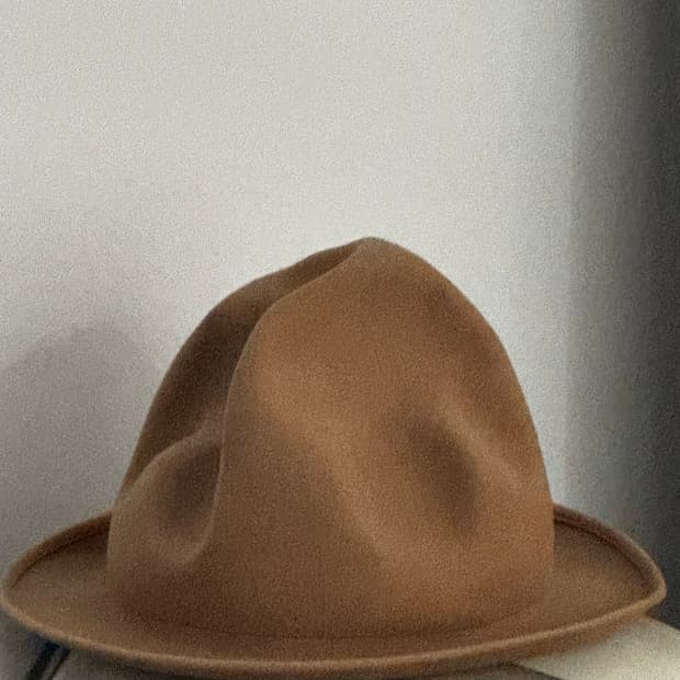 비비안웨스트우드 퍼렐 마운틴 햇