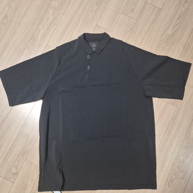 [새상품/4] 테아토라 CAPSULESNAP POLO SHIRT